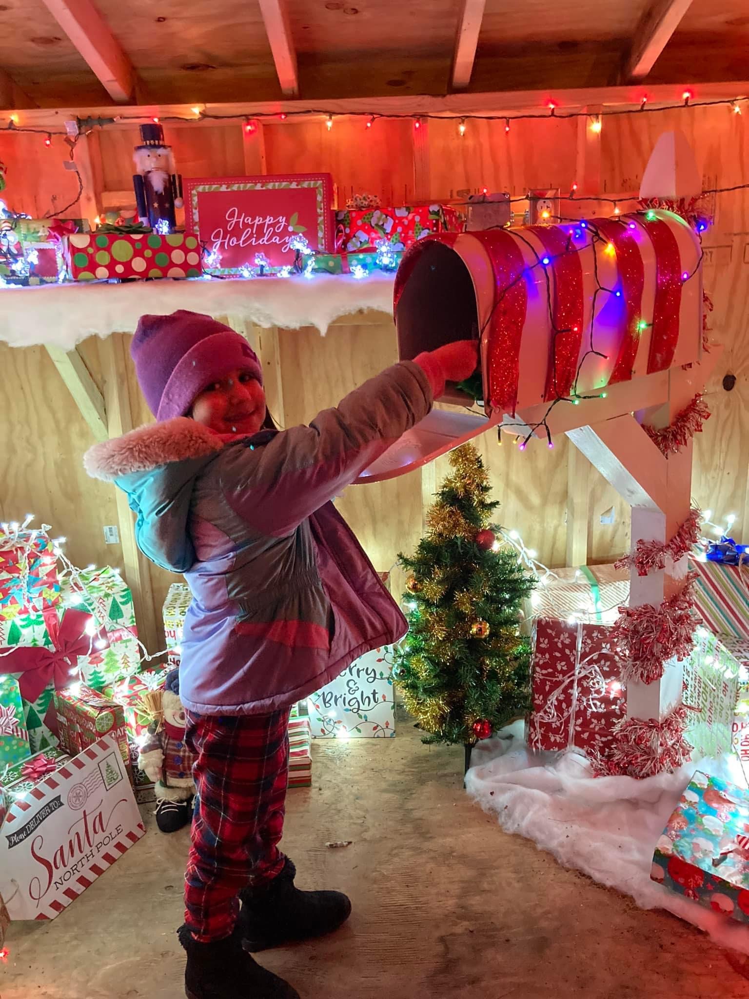 Santa's Walking Wonderland 2025